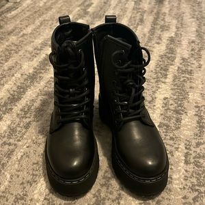 Steve Madden Platform BETTYY